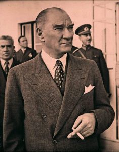Atatürk, Türkiyə, Atatürk haqqında 
