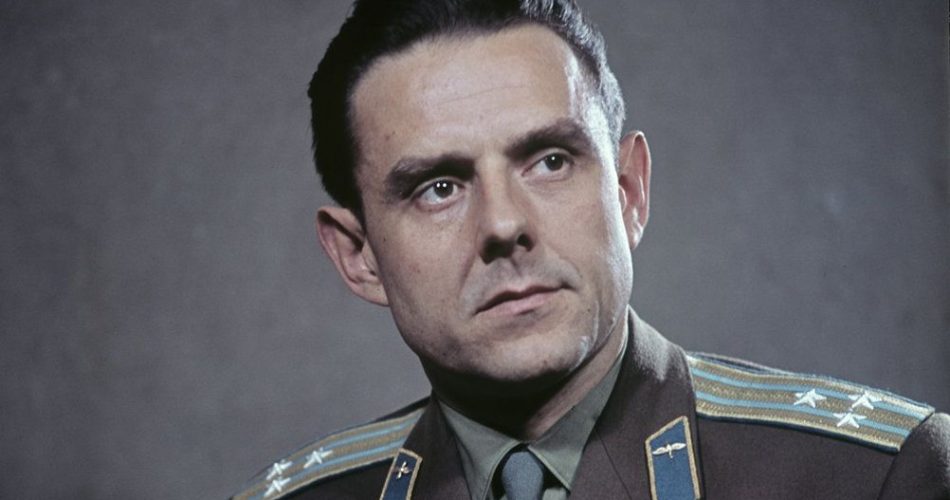 Bilə-Bilə Ölümə Gedən Polkovnik