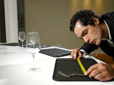 Obsessiv-kompulsiv pozuntu (OKP) sarışan fikirlərin (obsessiya) və ya sarışan hərəkətlərin (kompulsiya), daha çox isə onların hər ikisinin mövcudluğu ilə xarakterizə olunan, kəskin stress pozuntusuna və dezadaptasiyaya gətirib çıxaran psixi pozuntudur.